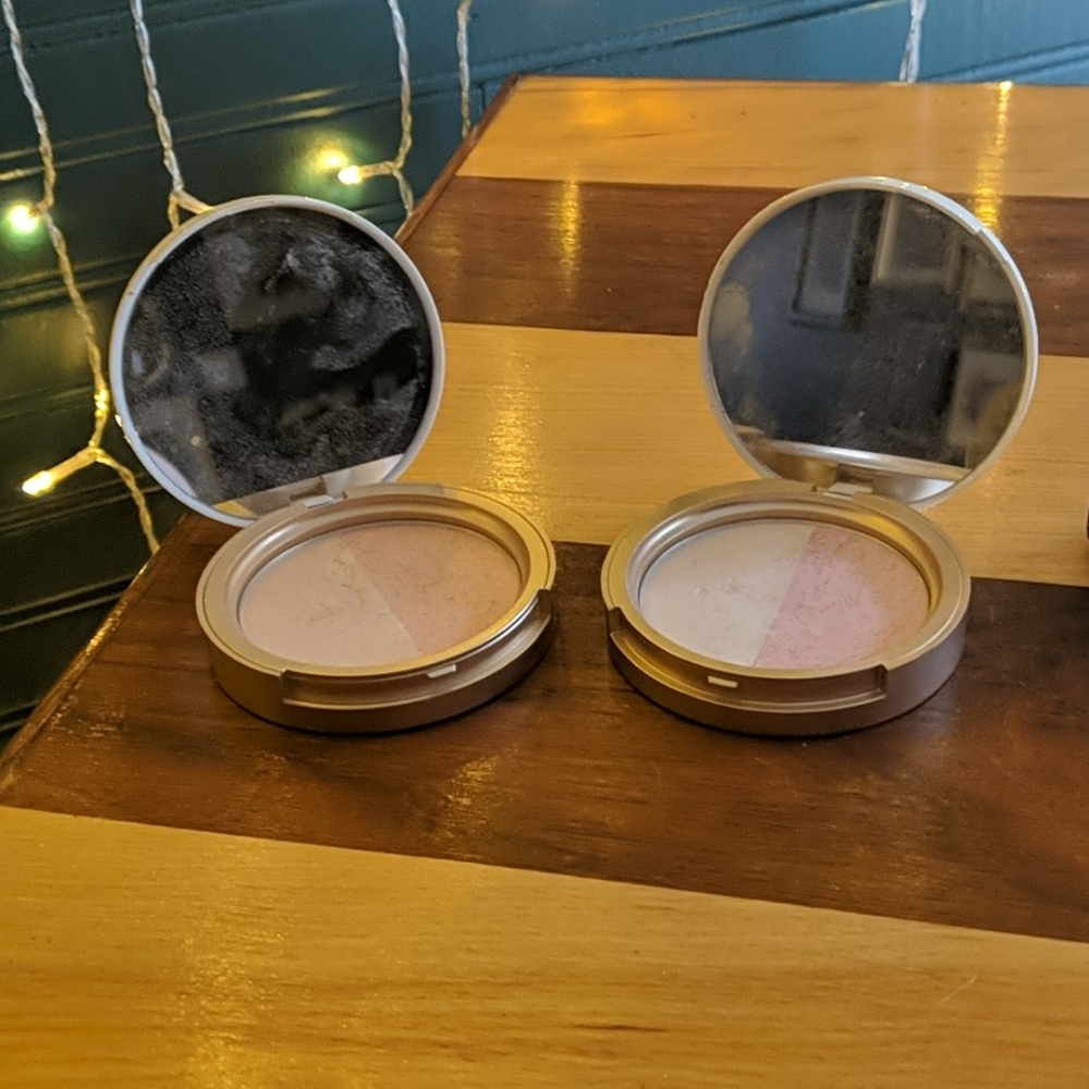 Too faced candlelight highlighters